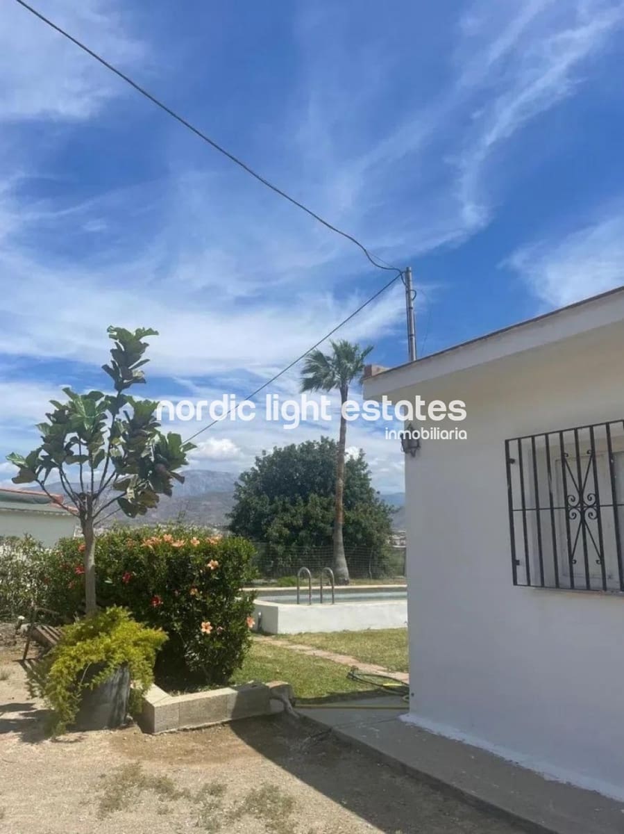 10 soveværelse Villa til salg i Torre del Mar med swimmingpool garage - € 425.000 (Ref: 8481328)