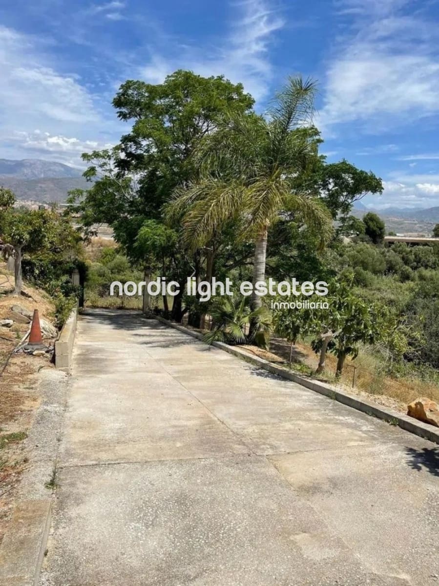 10 soveværelse Villa til salg i Torre del Mar med swimmingpool garage - € 425.000 (Ref: 8481328)