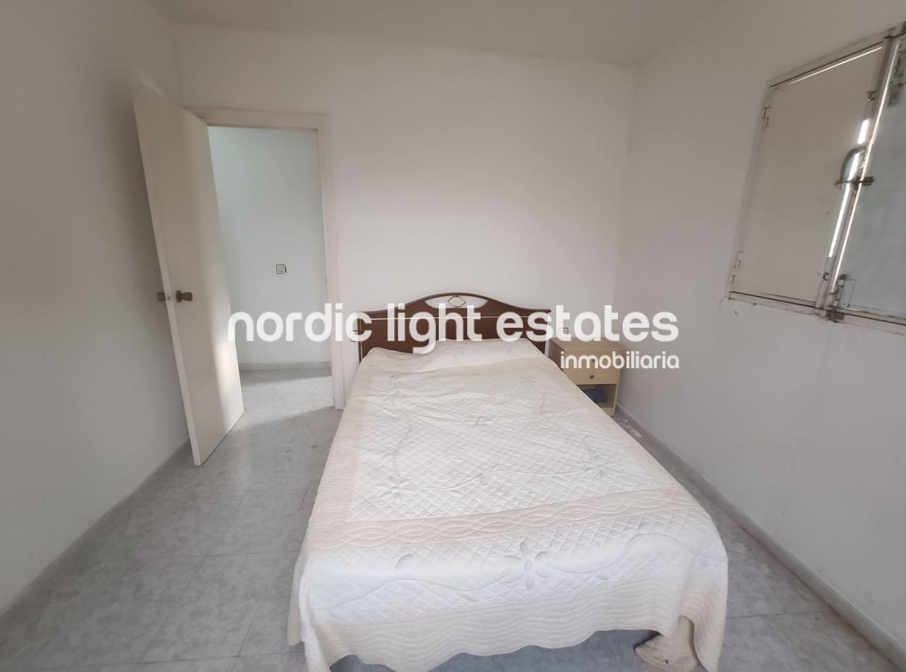 10 soveværelse Villa til salg i Torre del Mar med swimmingpool garage - € 425.000 (Ref: 8481328)