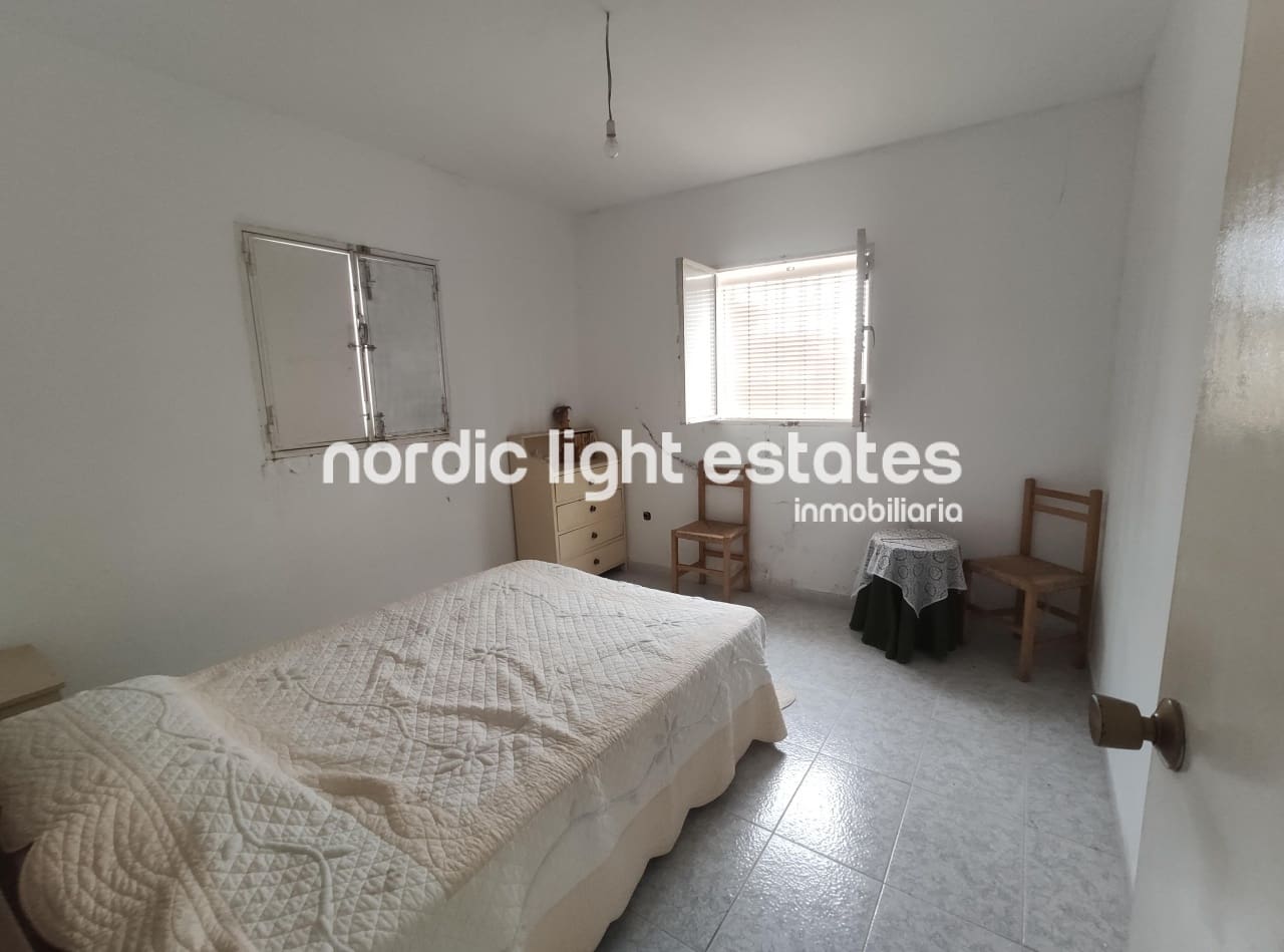 10 soveværelse Villa til salg i Torre del Mar med swimmingpool garage - € 425.000 (Ref: 8481328)