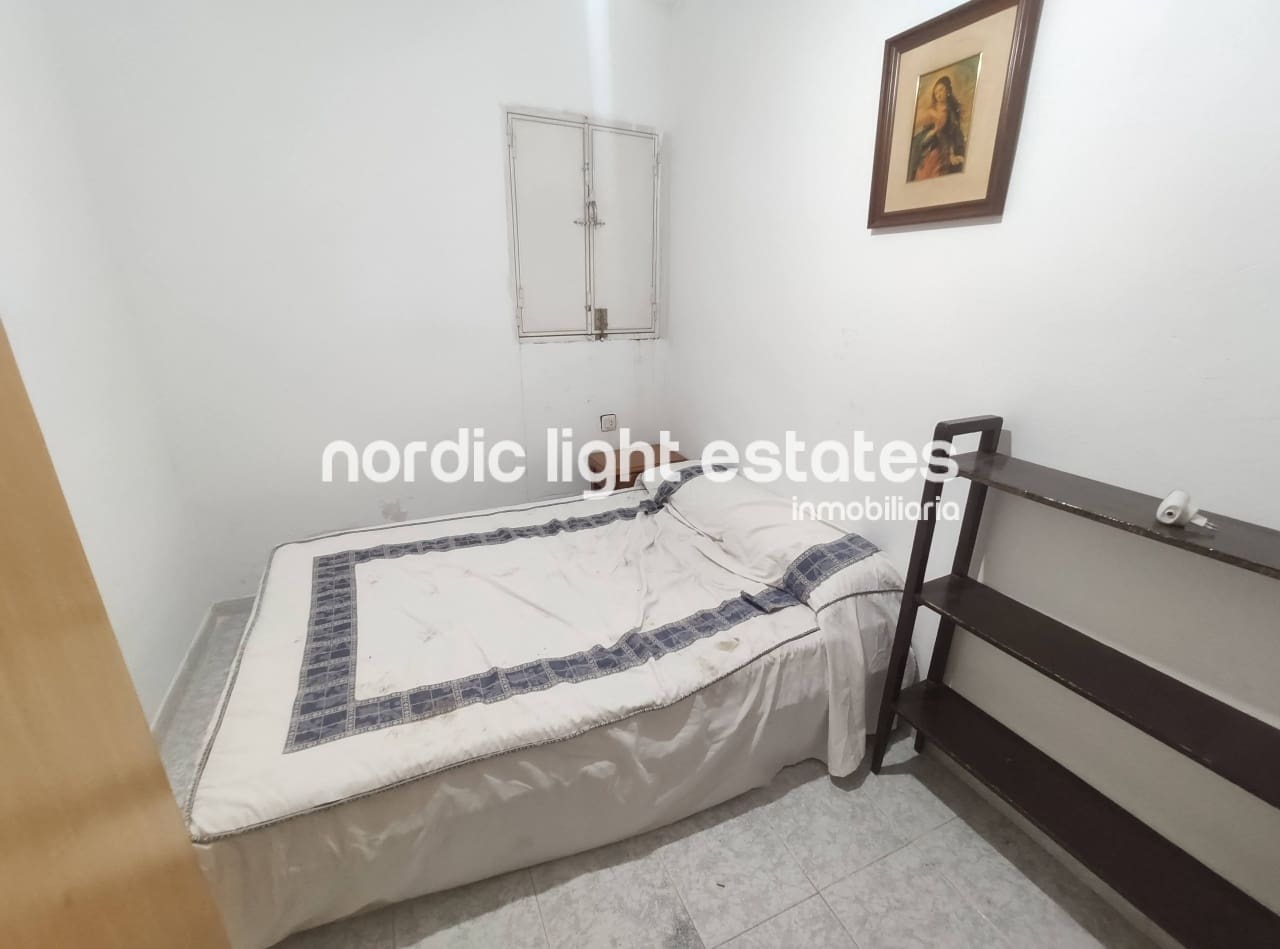 10 soveværelse Villa til salg i Torre del Mar med swimmingpool garage - € 425.000 (Ref: 8481328)