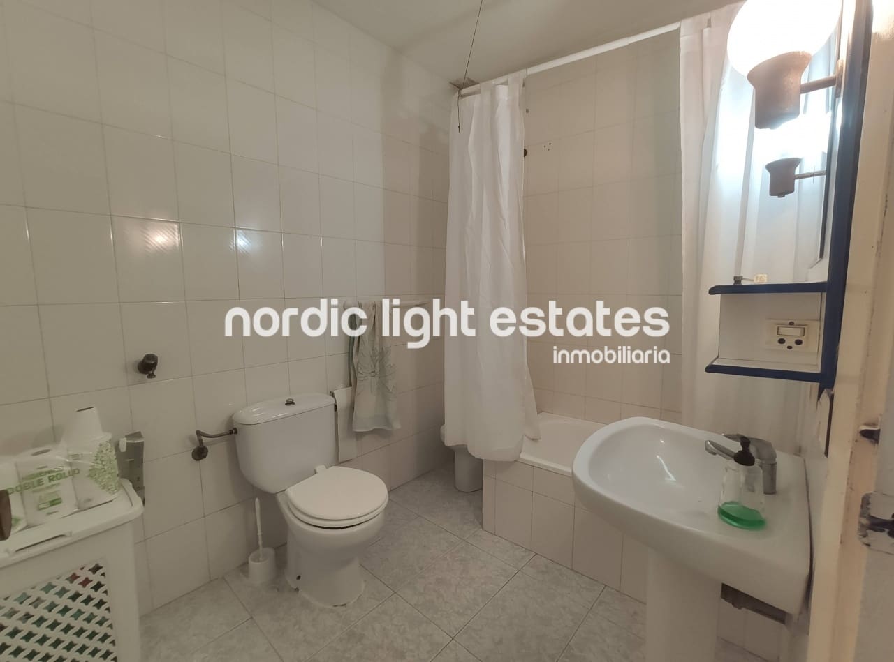 10 soveværelse Villa til salg i Torre del Mar med swimmingpool garage - € 425.000 (Ref: 8481328)