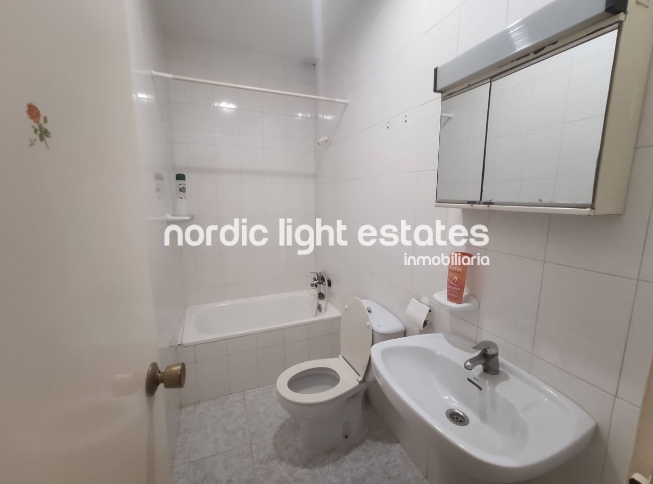 10 soveværelse Villa til salg i Torre del Mar med swimmingpool garage - € 425.000 (Ref: 8481328)