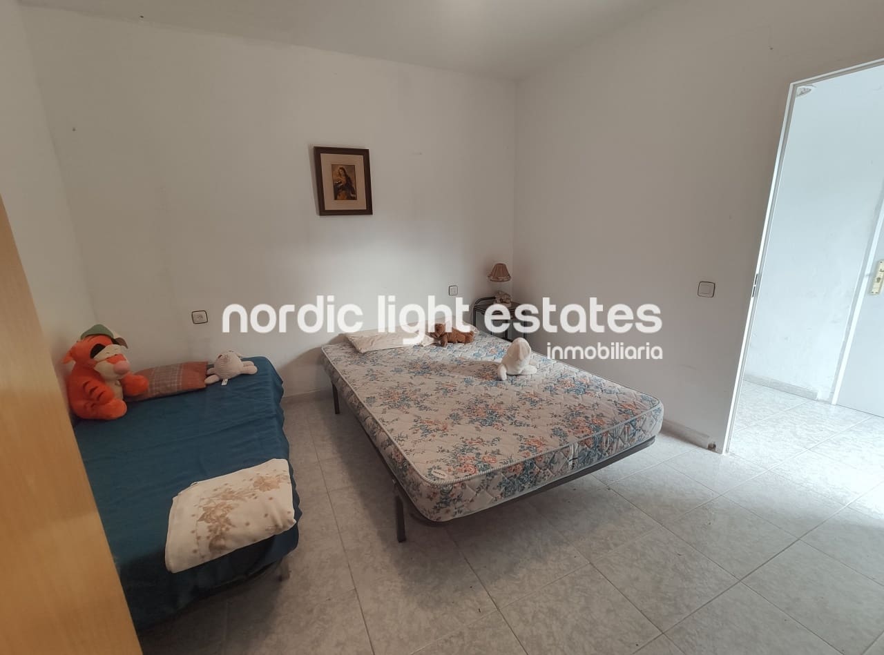 10 soveværelse Villa til salg i Torre del Mar med swimmingpool garage - € 425.000 (Ref: 8481328)