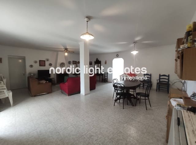 10 soveværelse Villa til salg i Torre del Mar, Vélez-Málaga med swimmingpool garage - € 425.000 (Ref: 8481328)