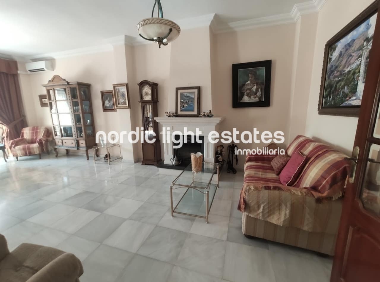 4 soveværelse Semi-Rækkehus til salg i Nerja - € 2.200.000 (Ref: 8500568)