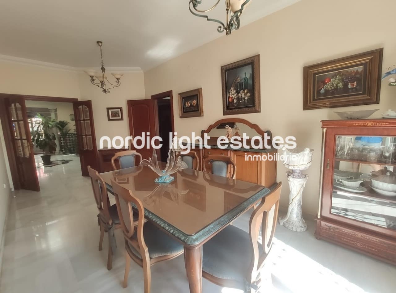 4 soveværelse Semi-Rækkehus til salg i Nerja - € 2.200.000 (Ref: 8500568)