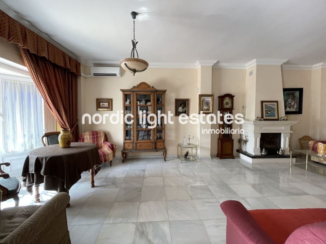 4 soveværelse Semi-Rækkehus til salg i Nerja - € 2.200.000 (Ref: 8500568)