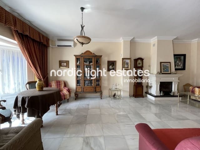 4 soveværelse Semi-Rækkehus til salg i Nerja - € 2.200.000 (Ref: 8500568)