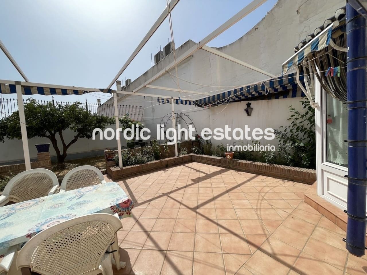 4 soveværelse Semi-Rækkehus til salg i Nerja - € 2.200.000 (Ref: 8500568)