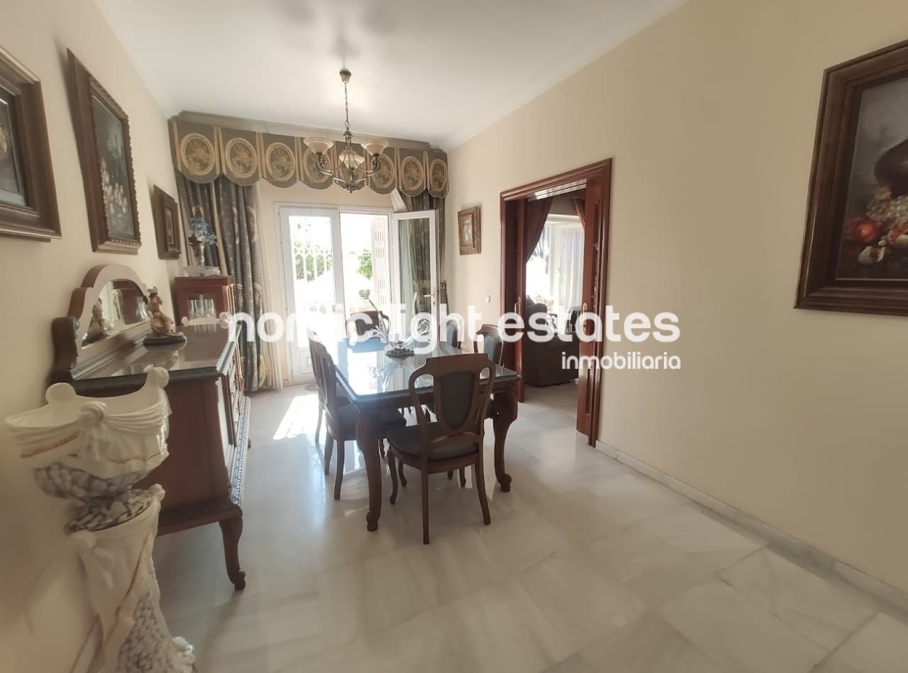 4 soveværelse Semi-Rækkehus til salg i Nerja - € 2.200.000 (Ref: 8500568)