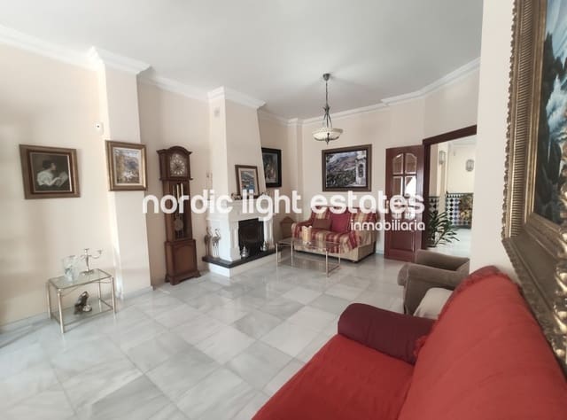 4 soveværelse Semi-Rækkehus til salg i Nerja - € 2.200.000 (Ref: 8500568)