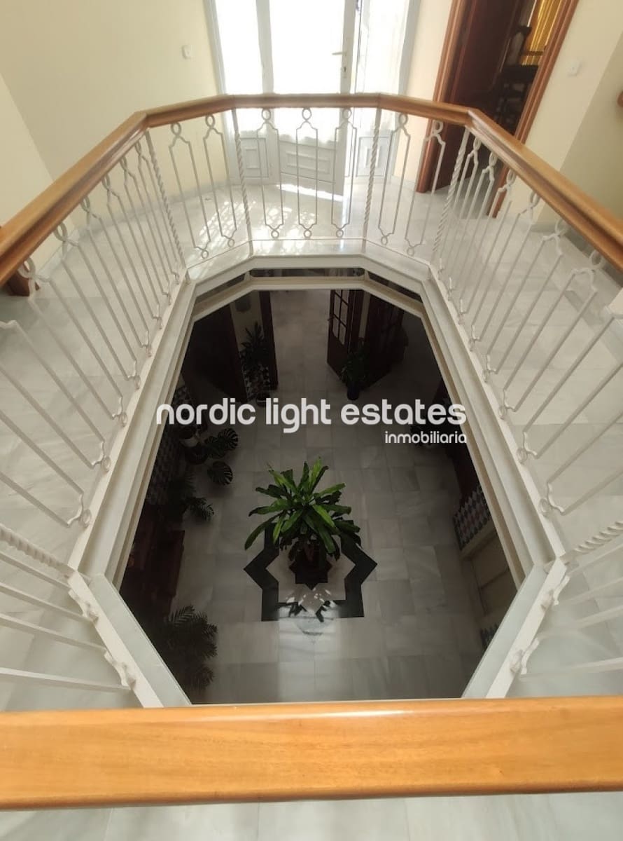 4 soveværelse Semi-Rækkehus til salg i Nerja - € 2.200.000 (Ref: 8500568)