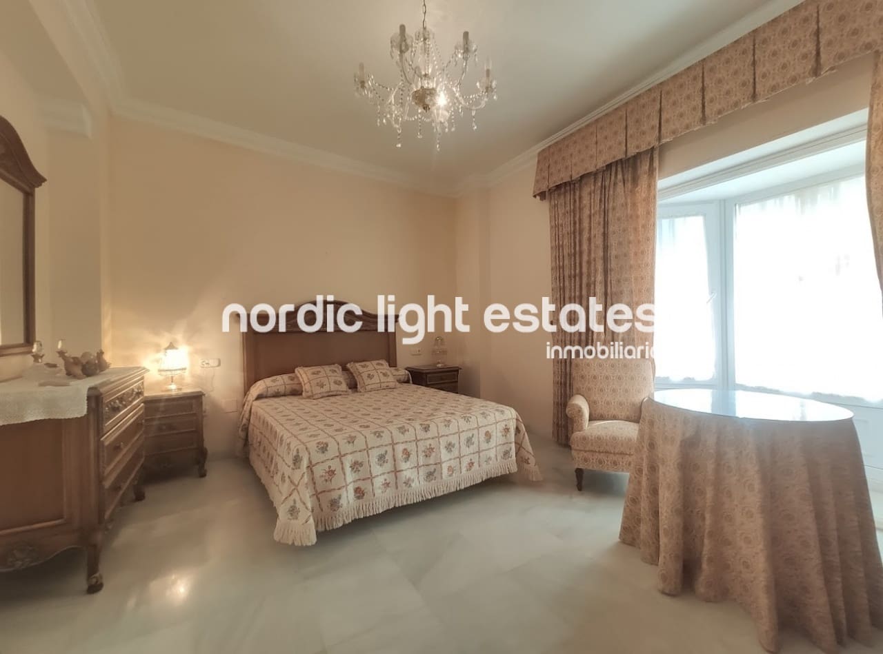 4 soveværelse Semi-Rækkehus til salg i Nerja - € 2.200.000 (Ref: 8500568)