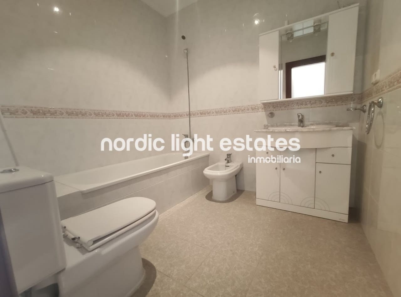 4 soveværelse Semi-Rækkehus til salg i Nerja - € 2.200.000 (Ref: 8500568)