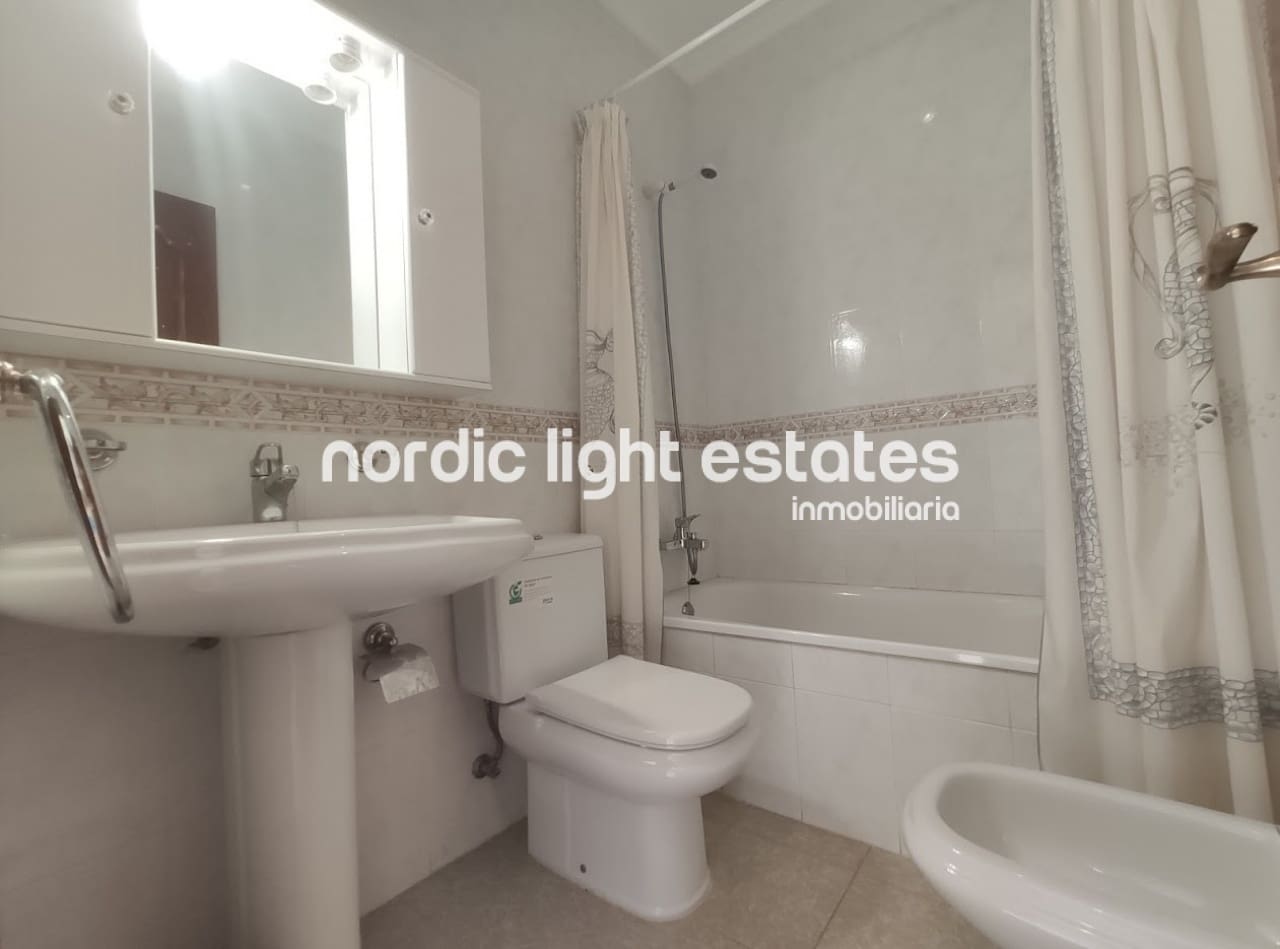 4 soveværelse Semi-Rækkehus til salg i Nerja - € 2.200.000 (Ref: 8500568)