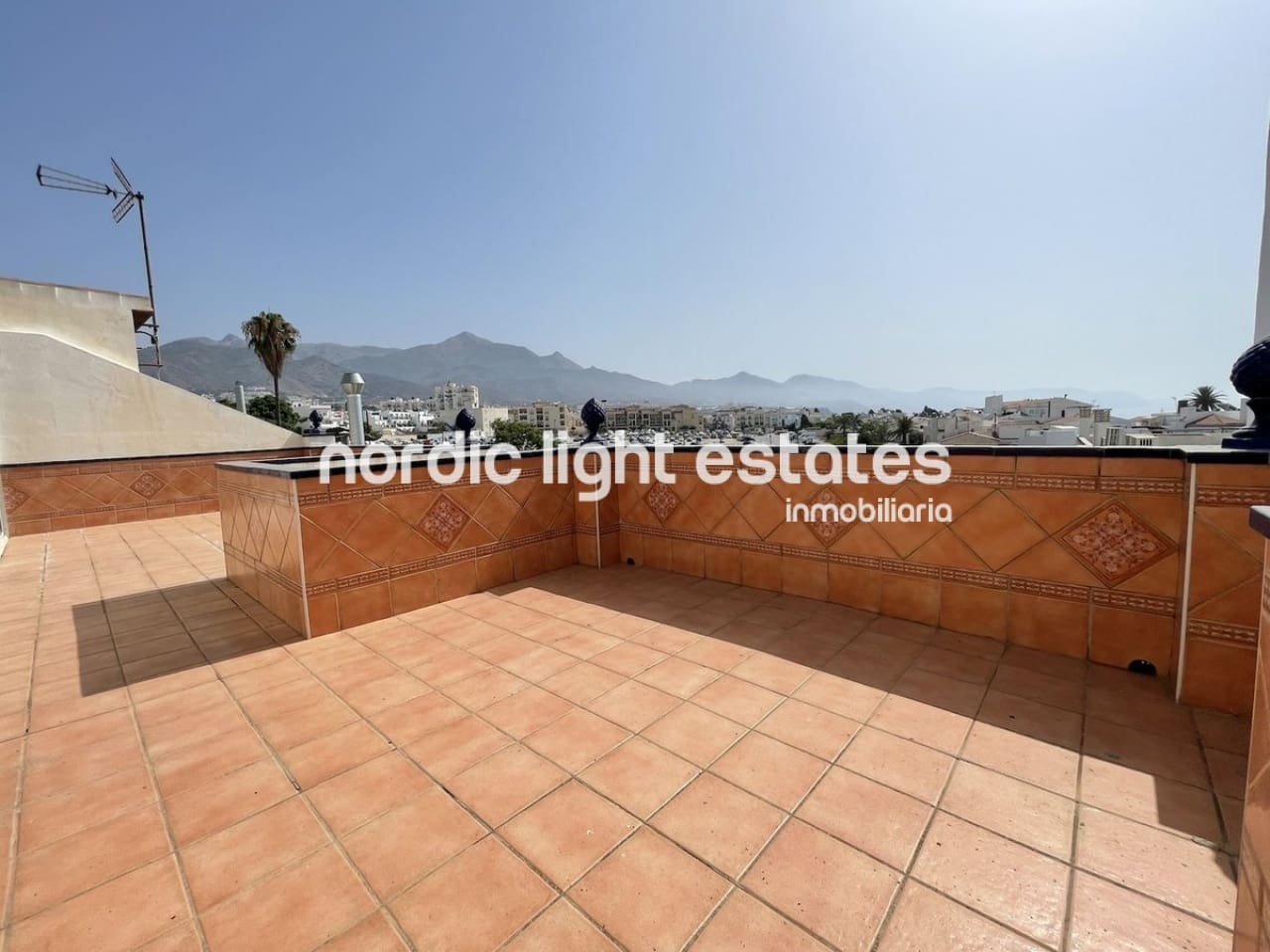 4 soveværelse Semi-Rækkehus til salg i Nerja - € 2.200.000 (Ref: 8500568)