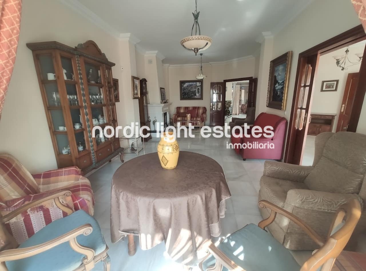 4 soveværelse Semi-Rækkehus til salg i Nerja - € 2.200.000 (Ref: 8500568)