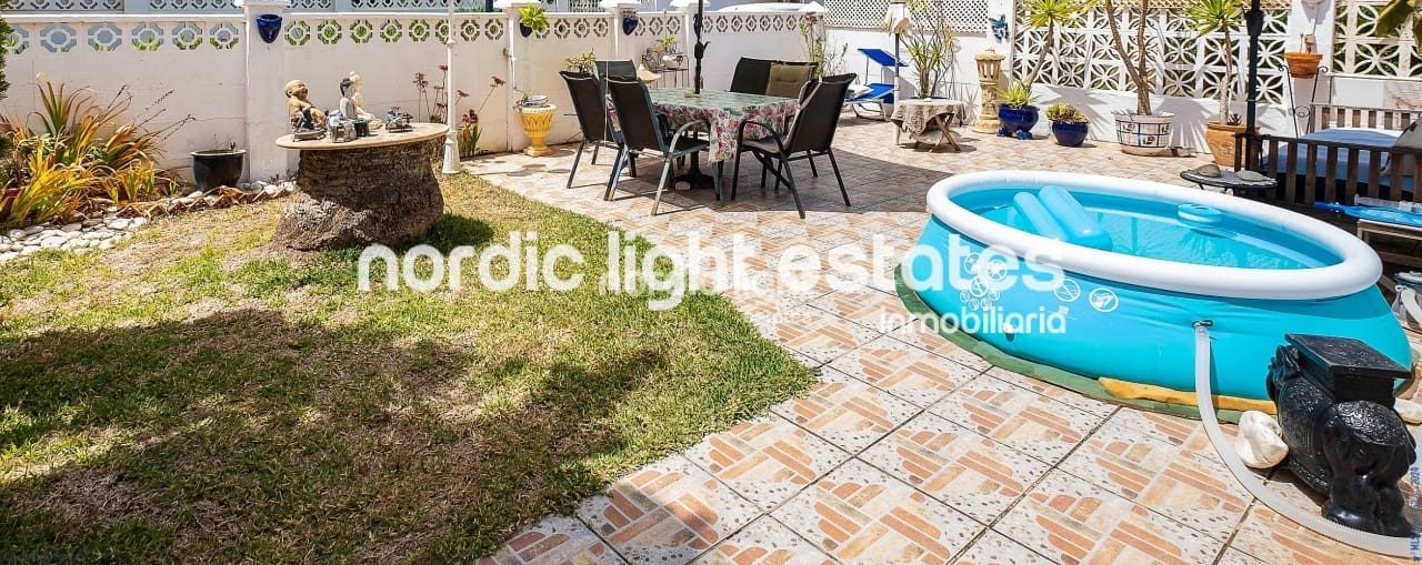 2 soveværelse Semi-Rækkehus til salg i Torrox-Costa med garage - € 365.000 (Ref: 8530732)