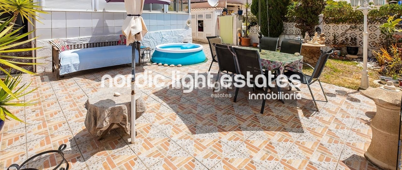 2 soveværelse Semi-Rækkehus til salg i Torrox-Costa med garage - € 365.000 (Ref: 8530732)