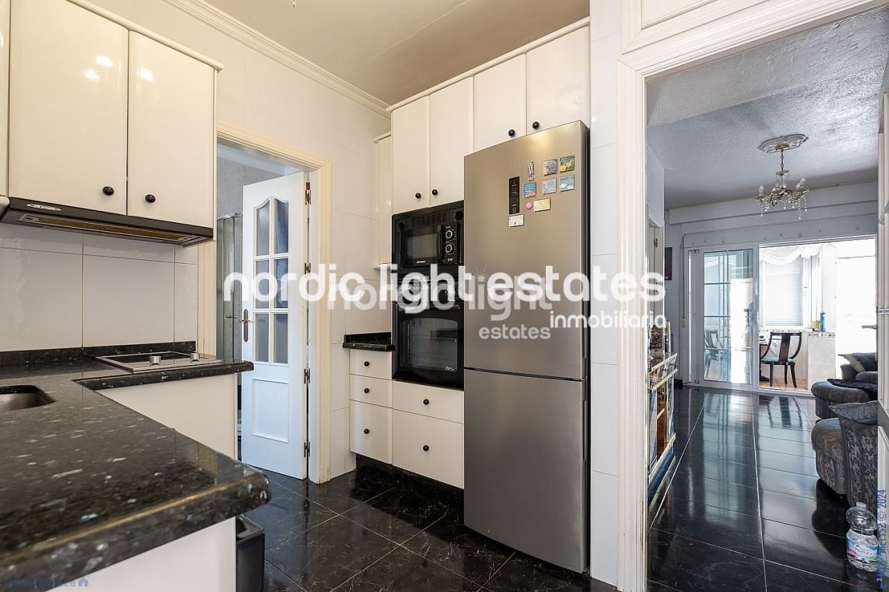 2 soveværelse Semi-Rækkehus til salg i Torrox-Costa med garage - € 365.000 (Ref: 8530732)