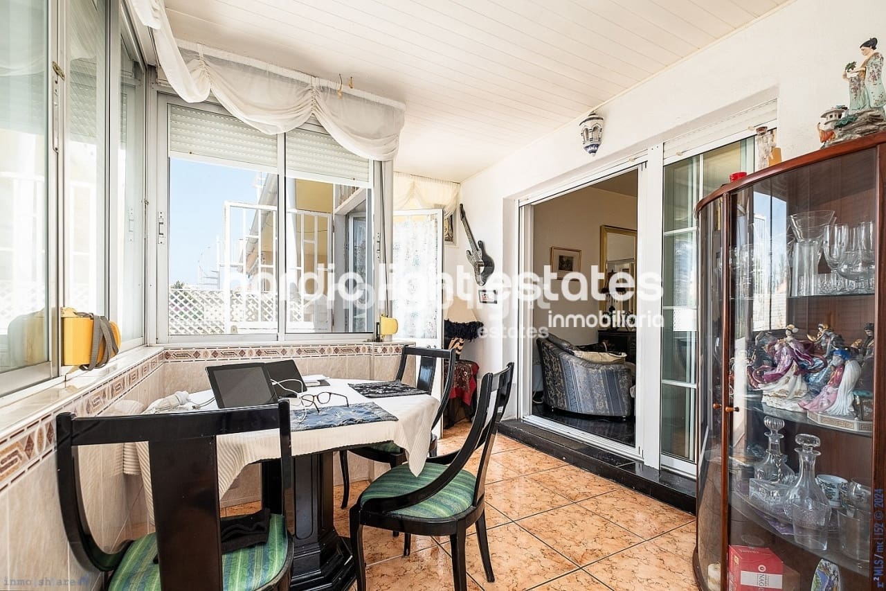 2 soveværelse Semi-Rækkehus til salg i Torrox-Costa med garage - € 365.000 (Ref: 8530732)