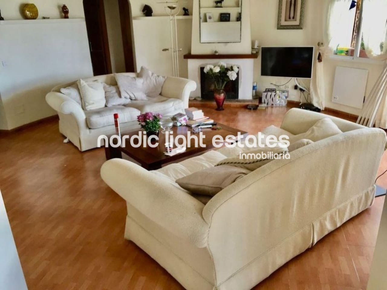 6 sypialnia Willa na sprzedaż w Vinuela z basenem garażem - 820 000 € (Ref: 8558782)