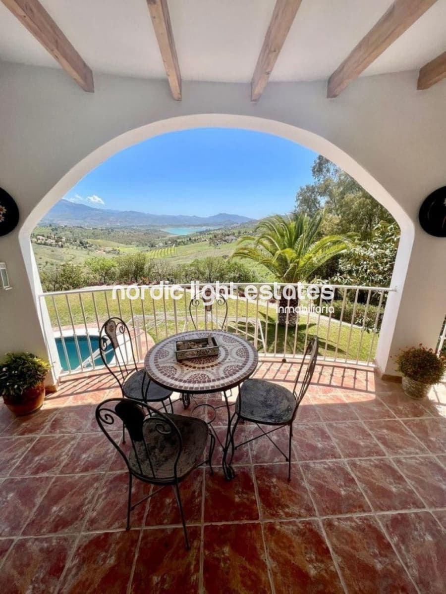 6 sypialnia Willa na sprzedaż w Vinuela z basenem garażem - 820 000 € (Ref: 8558782)