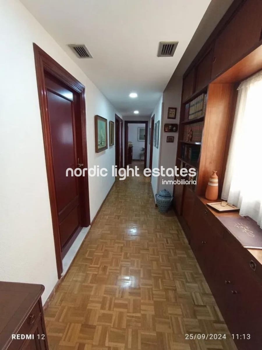 6 soveværelse Lejlighed til salg i Malaga by med garage - € 550.000 (Ref: 8592468)