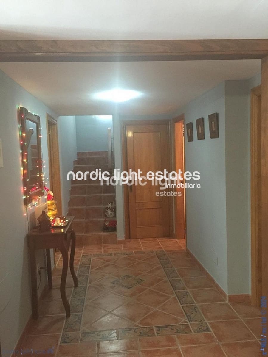 5 soveværelse Semi-Rækkehus til salg i Nerja med swimmingpool - € 750.000 (Ref: 8595606)