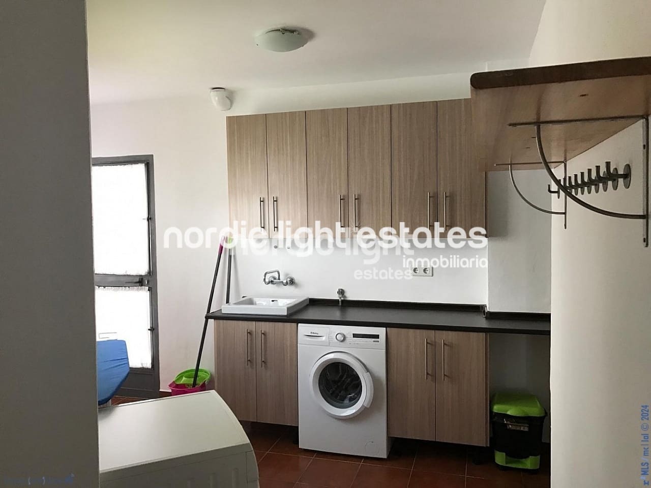 5 soveværelse Semi-Rækkehus til salg i Nerja med swimmingpool - € 750.000 (Ref: 8595606)