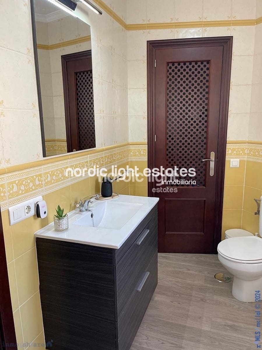 5 soveværelse Semi-Rækkehus til salg i Nerja med swimmingpool - € 750.000 (Ref: 8595606)