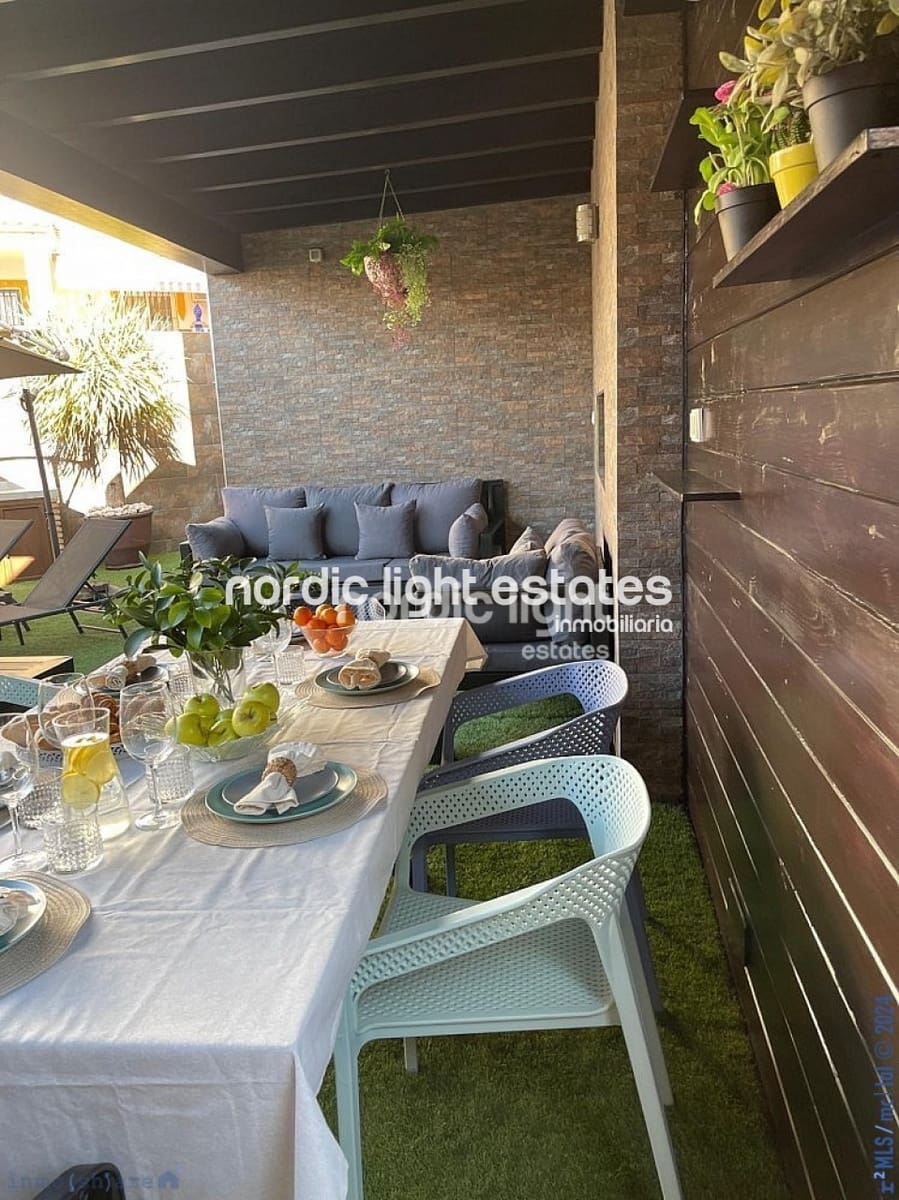 5 soveværelse Semi-Rækkehus til salg i Nerja med swimmingpool - € 750.000 (Ref: 8595606)