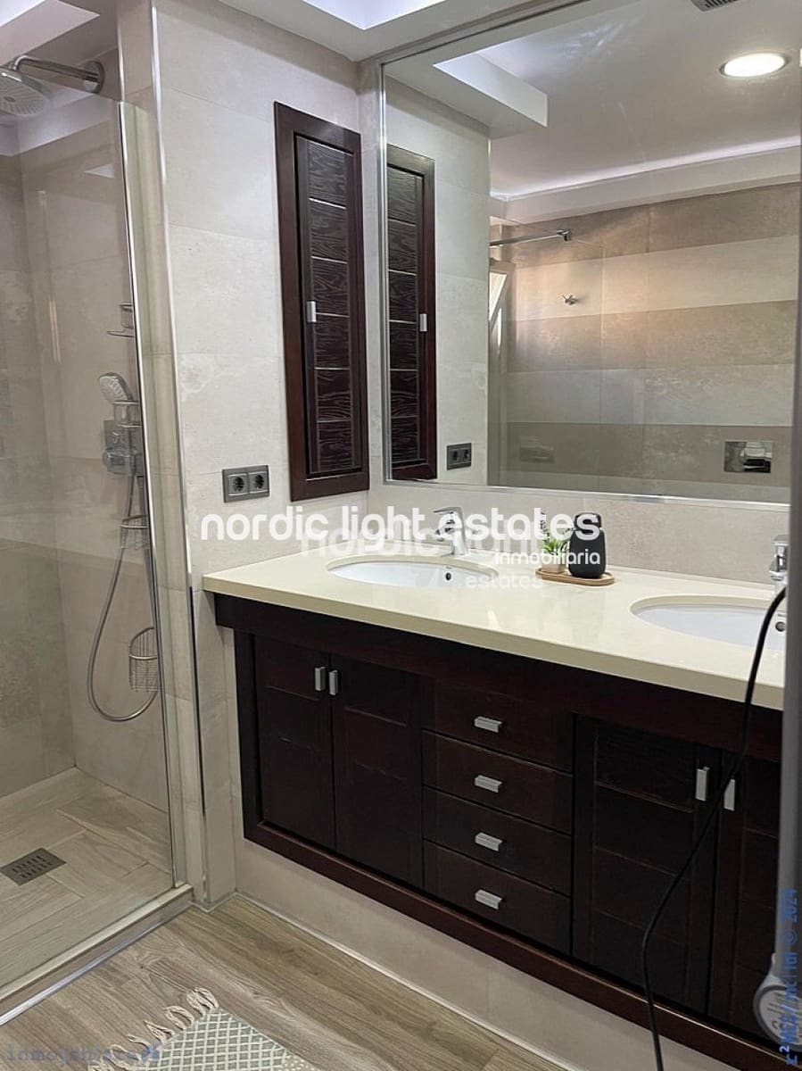 5 soveværelse Semi-Rækkehus til salg i Nerja med swimmingpool - € 750.000 (Ref: 8595606)