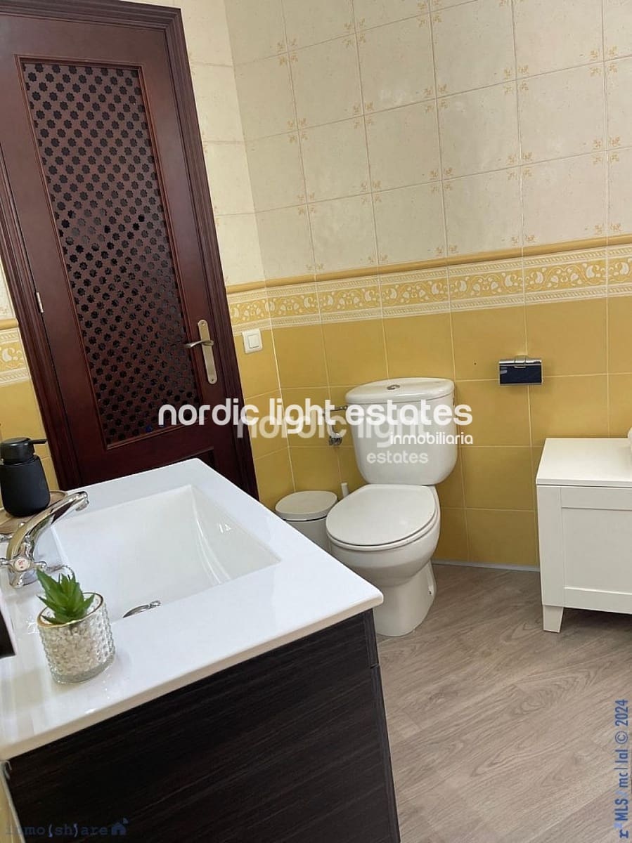 5 soveværelse Semi-Rækkehus til salg i Nerja med swimmingpool - € 750.000 (Ref: 8595606)