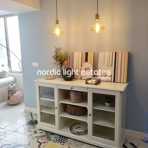 5 makuuhuone Paritalo myytävänä paikassa Vélez-Málaga - 399 000 € (Ref: 8596058)