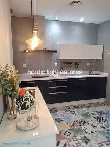 5 makuuhuone Paritalo myytävänä paikassa Vélez-Málaga - 399 000 € (Ref: 8596058)