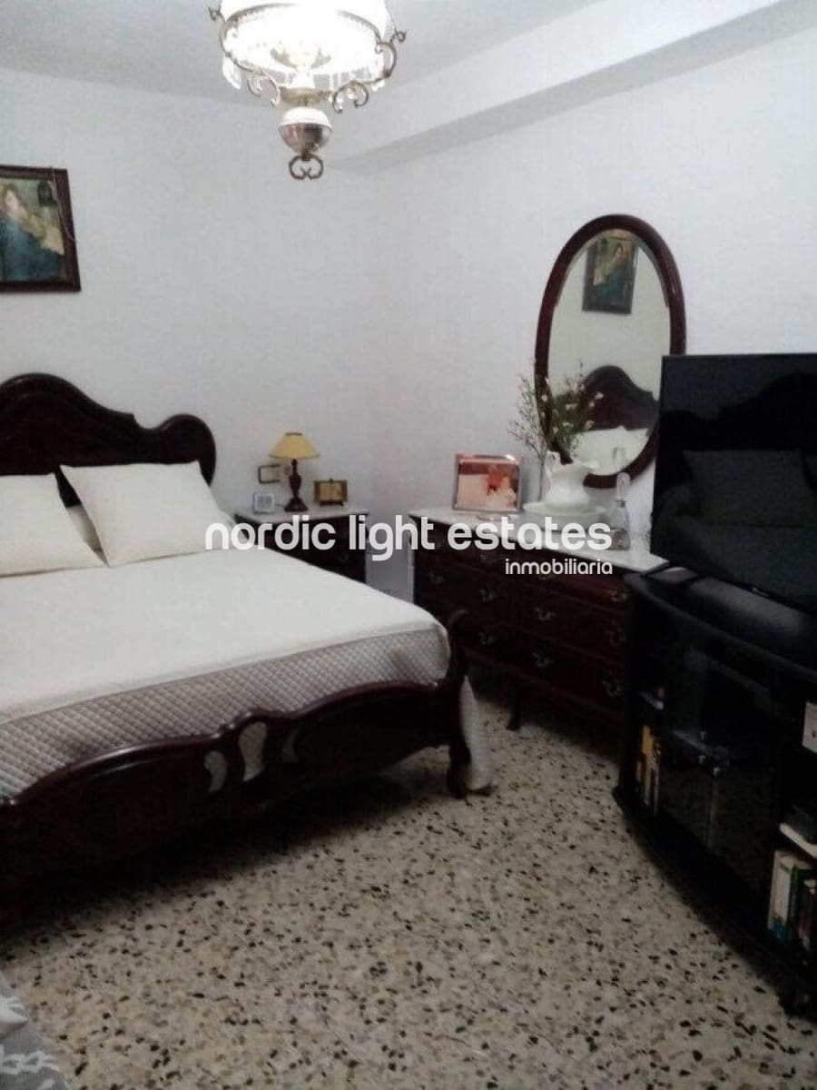 3 soverom Kjedet enebolig til salgs i Velez-Malaga med svømmebasseng - € 490 000 (Ref: 8609294)