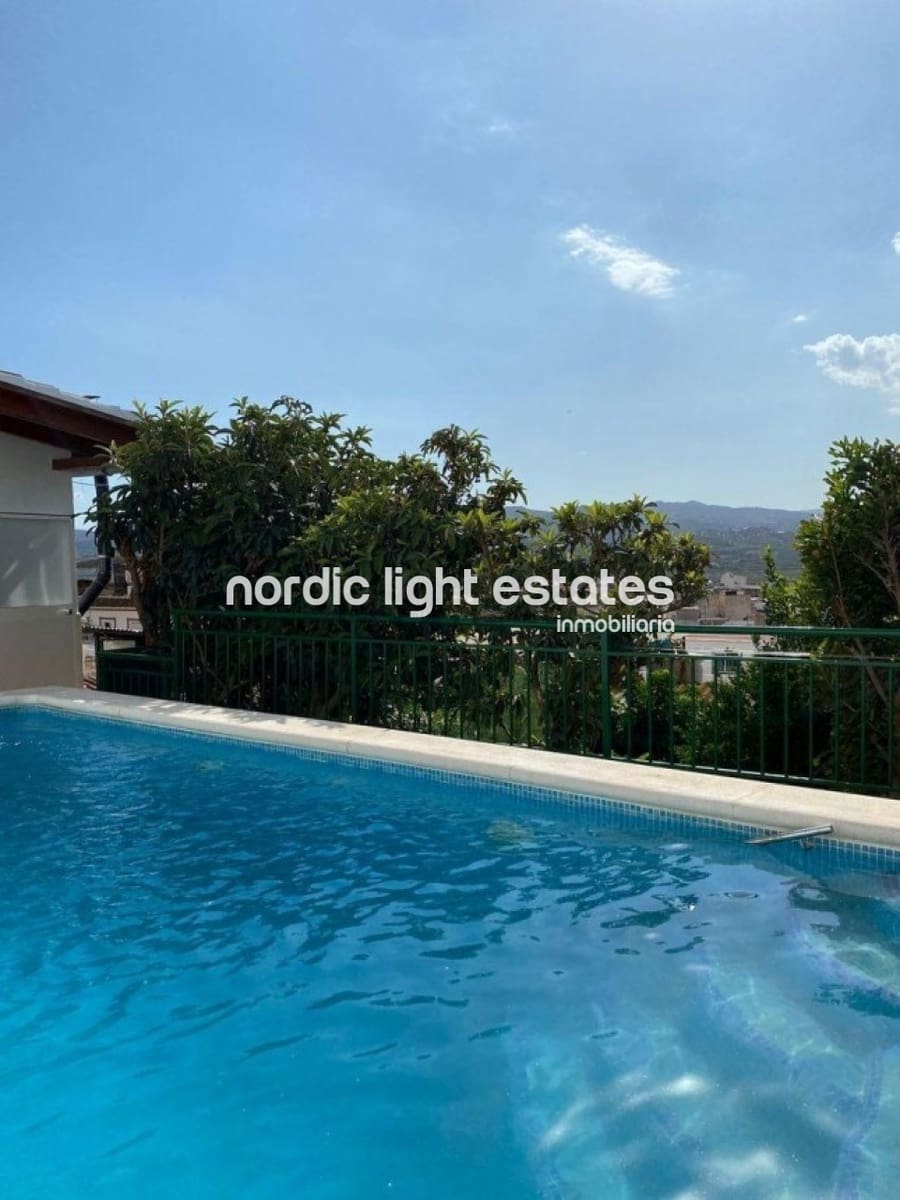 3 soverom Kjedet enebolig til salgs i Velez-Malaga med svømmebasseng - € 490 000 (Ref: 8609294)