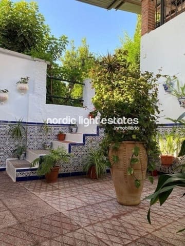 3 soveværelse Semi-Rækkehus til salg i Vélez-Málaga med swimmingpool - € 490.000 (Ref: 8609294)