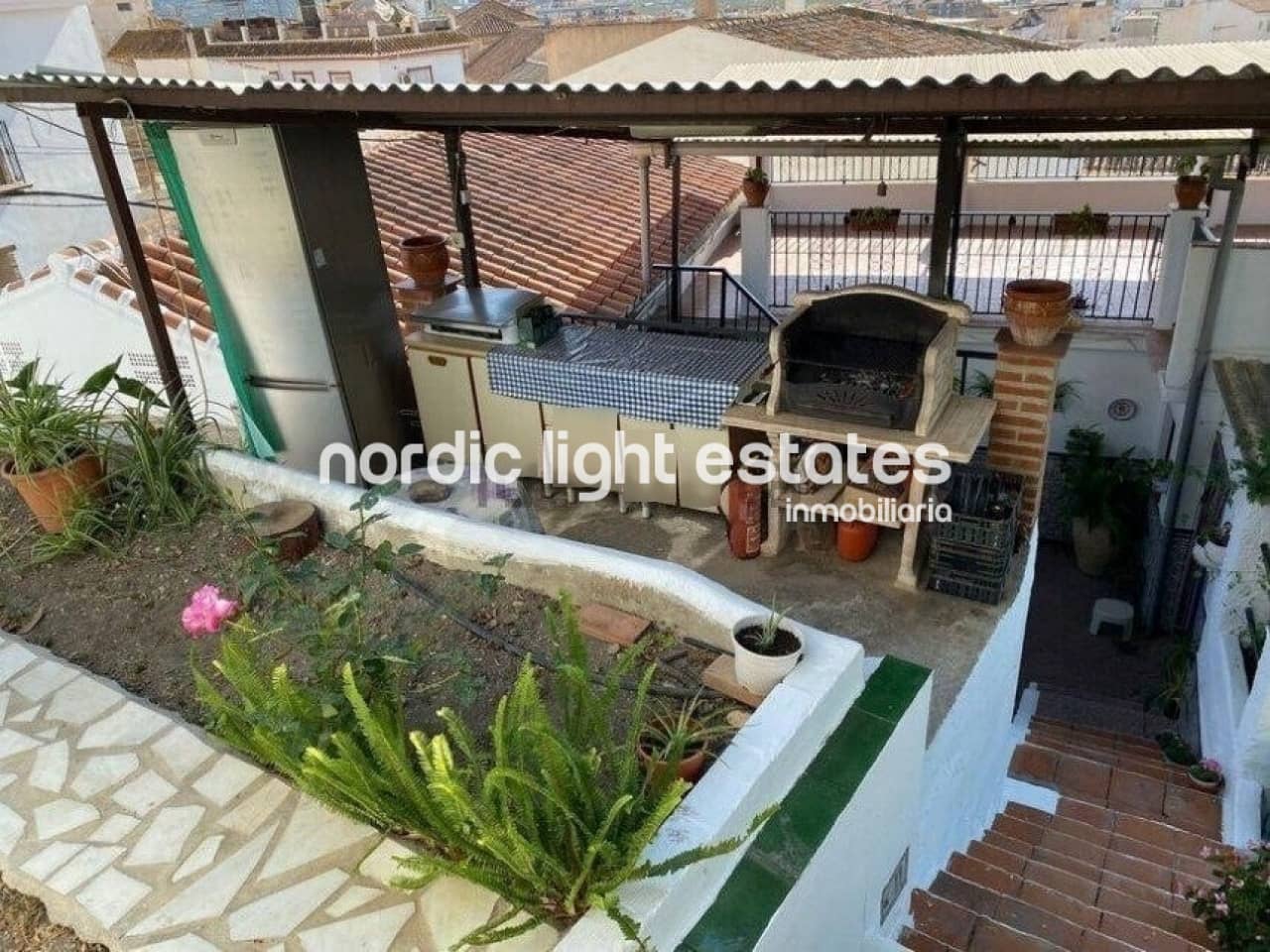 3 soverom Kjedet enebolig til salgs i Velez-Malaga med svømmebasseng - € 490 000 (Ref: 8609294)