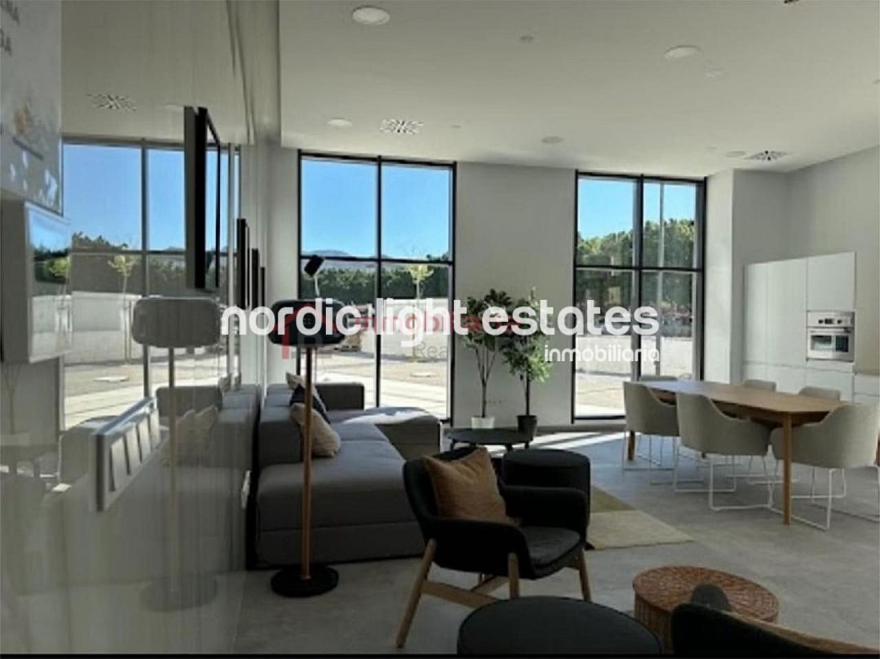 4 bedroom Apartment for sale in Malaga city with pool garage - € 2,000,000 (Ref: 8635592)