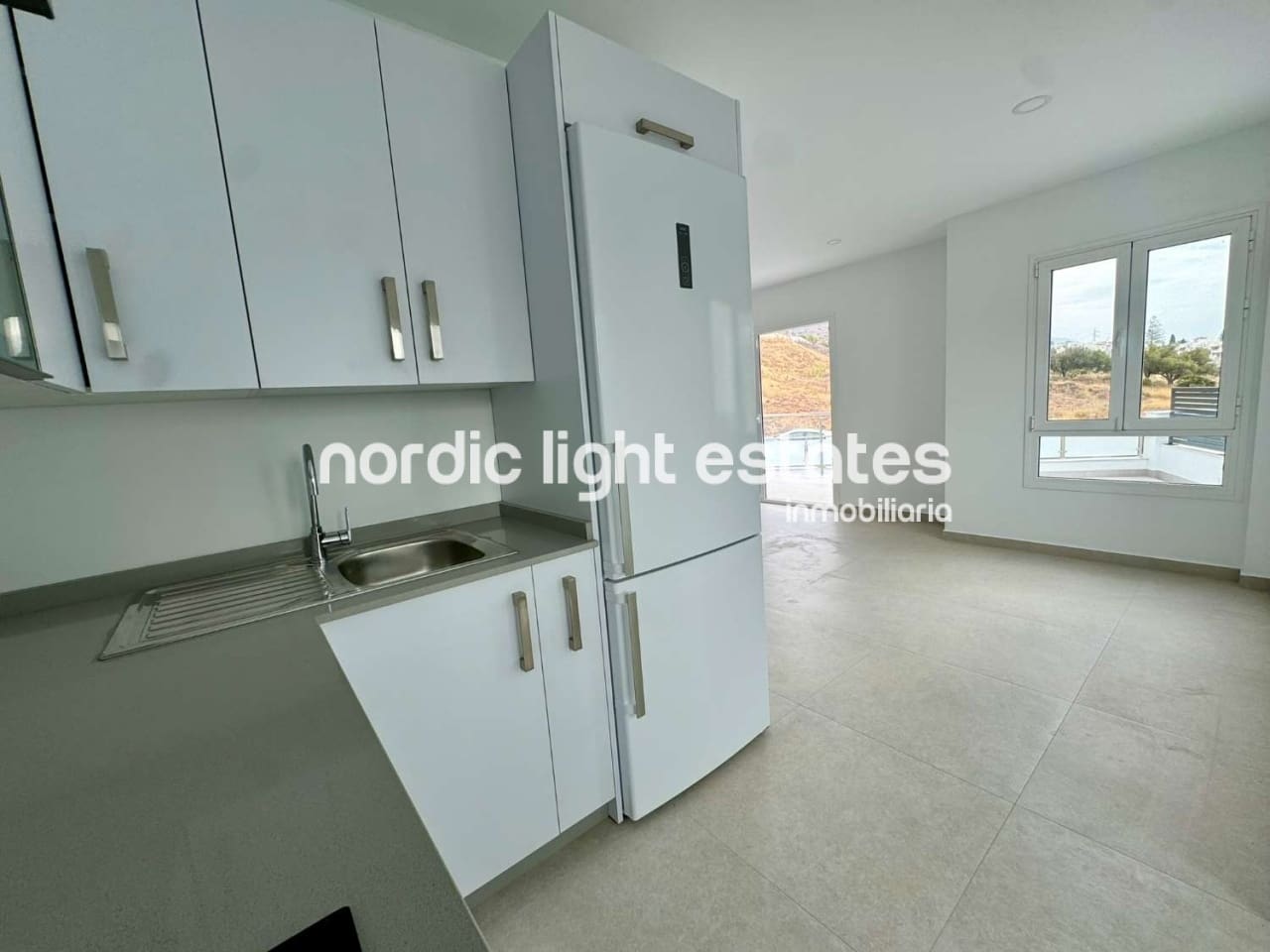 4 quarto Moradia para venda em Nerja com piscina garagem - 865 000 € (Ref: 8640194)