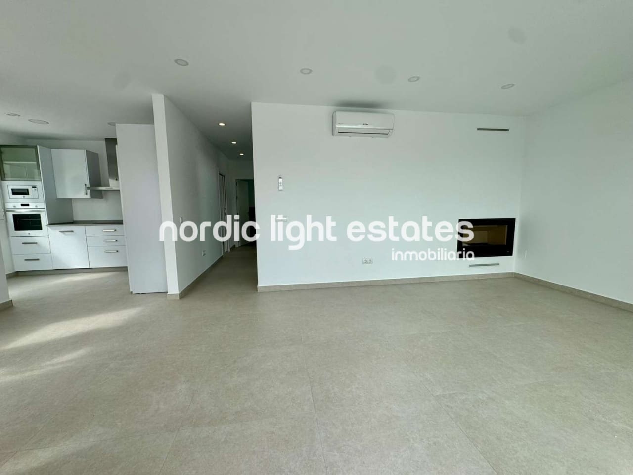 4 quarto Moradia para venda em Nerja com piscina garagem - 865 000 € (Ref: 8640194)