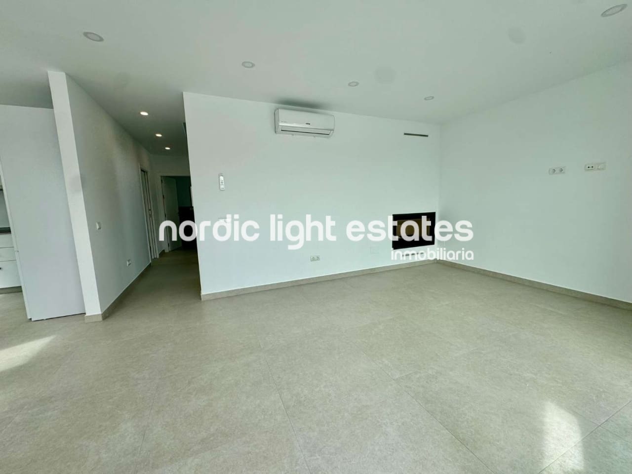 4 quarto Moradia para venda em Nerja com piscina garagem - 865 000 € (Ref: 8640194)