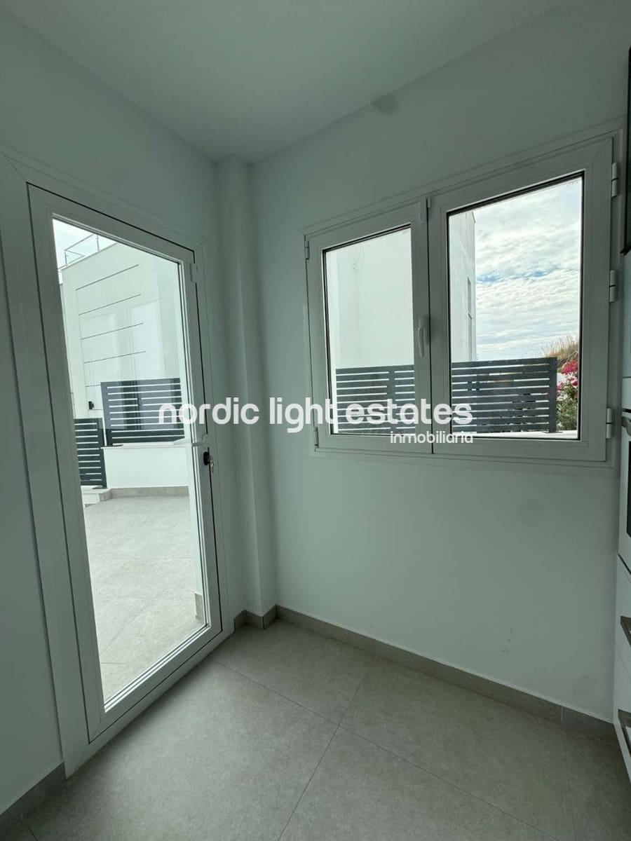 4 quarto Moradia para venda em Nerja com piscina garagem - 865 000 € (Ref: 8640194)