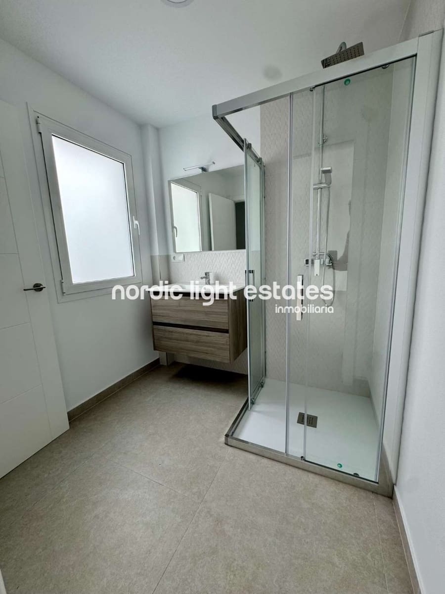 4 quarto Moradia para venda em Nerja com piscina garagem - 865 000 € (Ref: 8640194)