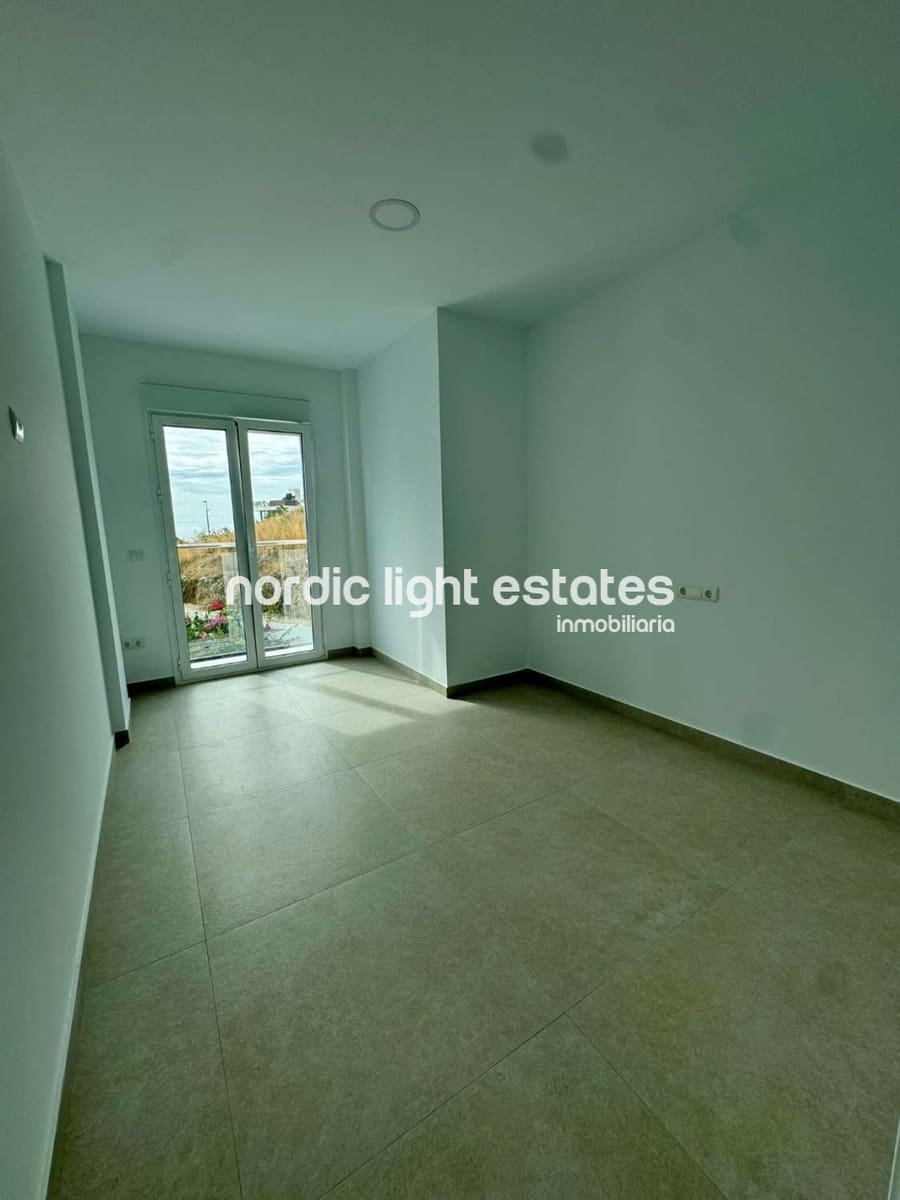 4 quarto Moradia para venda em Nerja com piscina garagem - 865 000 € (Ref: 8640194)