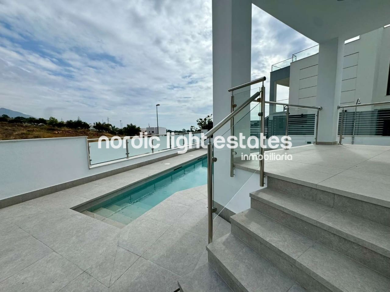 4 quarto Moradia para venda em Nerja com piscina garagem - 865 000 € (Ref: 8640194)