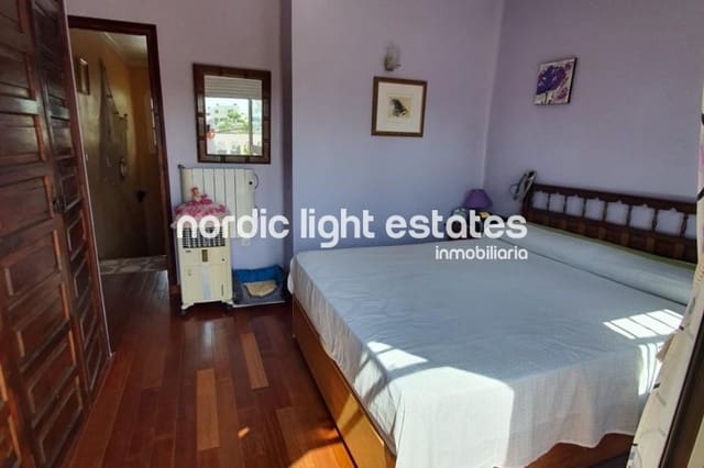 2 bedroom Semi-detached Villa for sale in Nerja with pool - € 330,000 (Ref: 8647042)